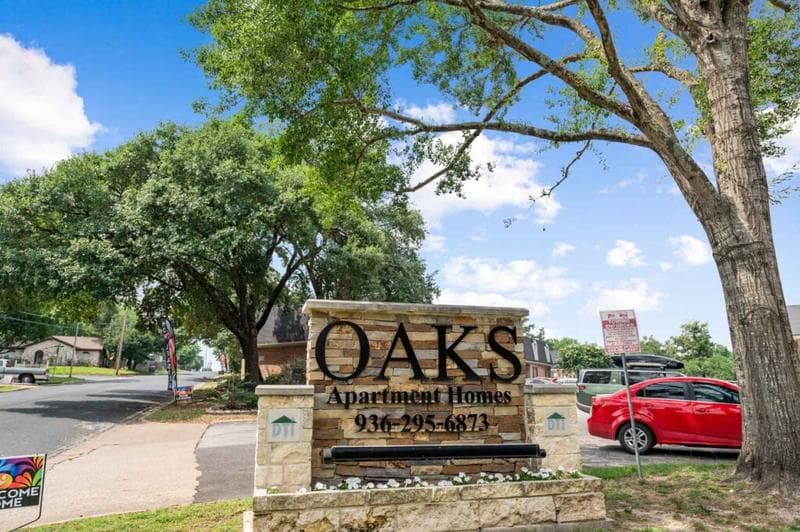 The Oaks Apartment Homes