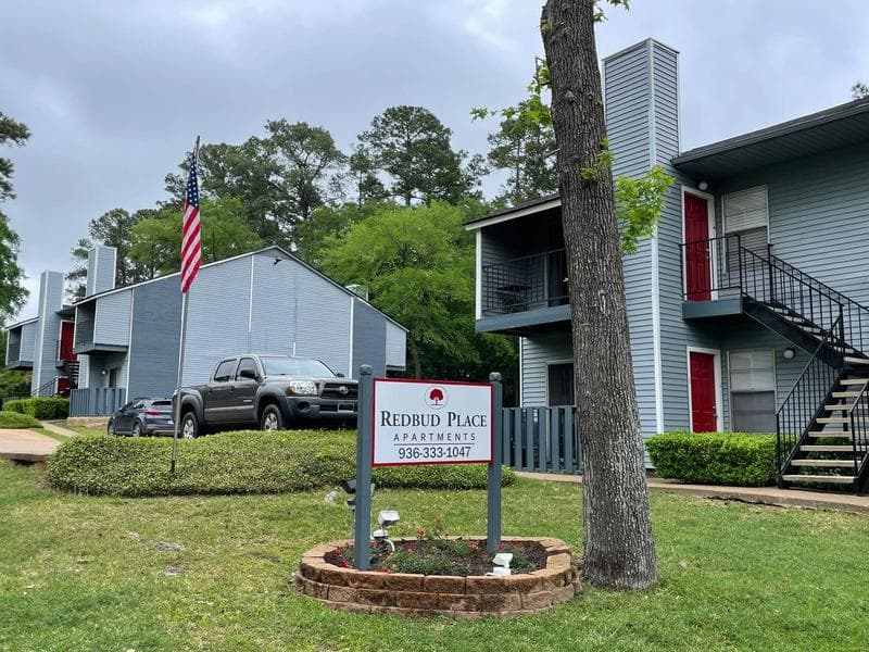 Redbud Place Apartments