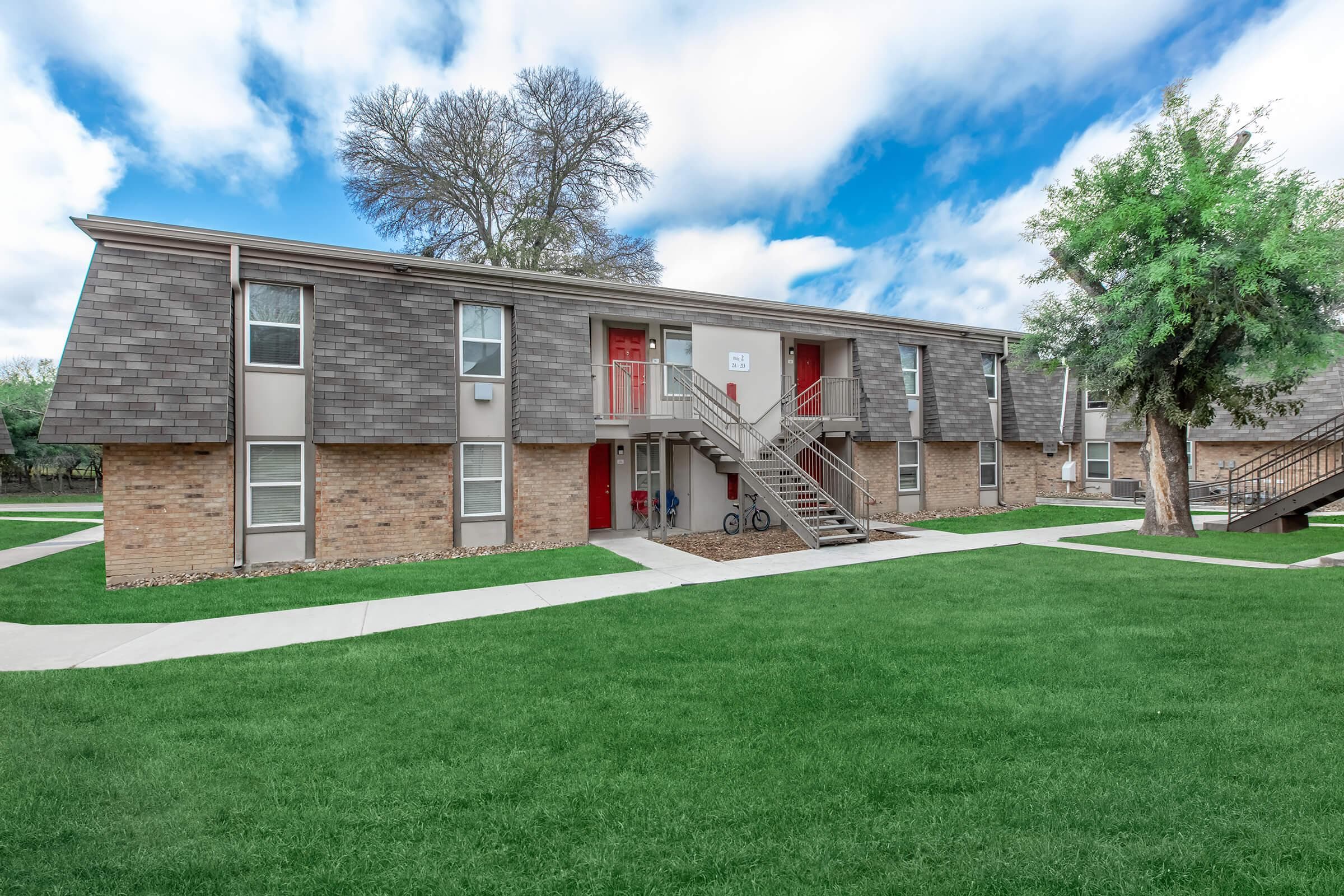 Brookhollow Apartments