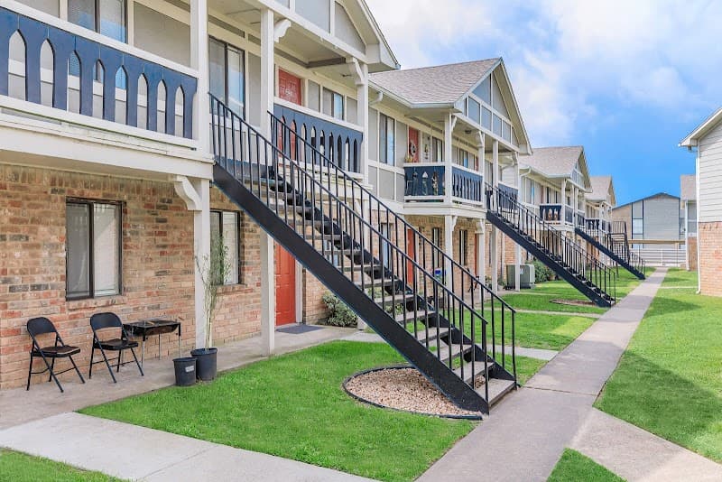Castlewood Apartments