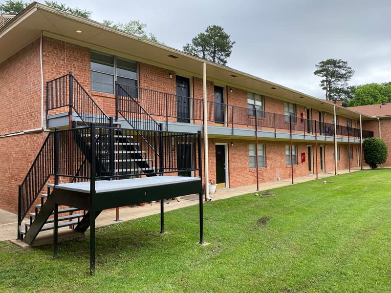 College Park Apartments