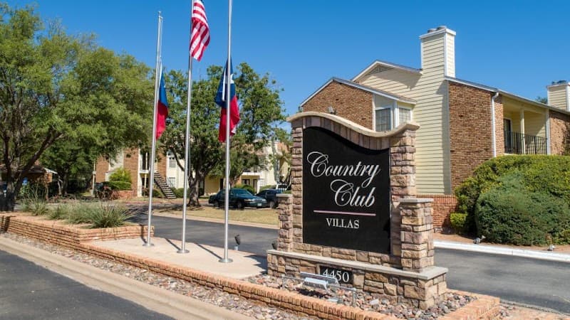 Country Club Villas