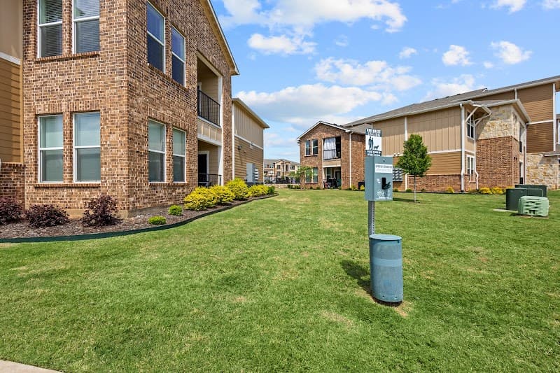 Deer Park Apartments