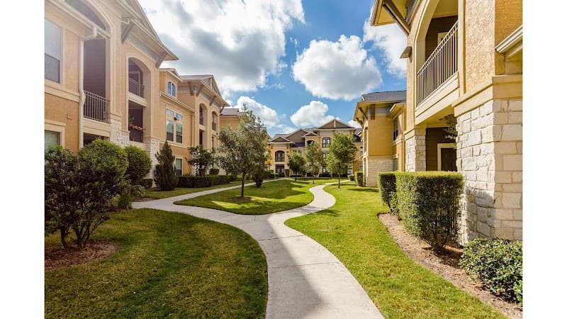 Dolce Living at Rosenberg Apartments
