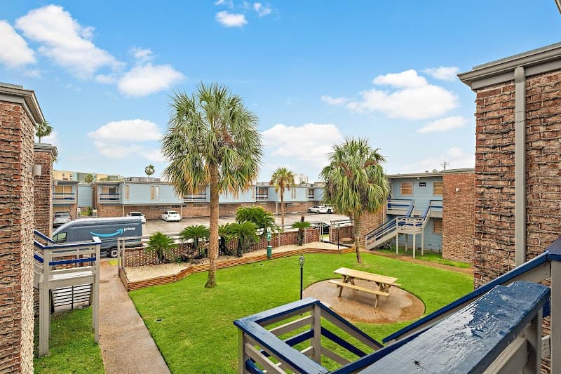 Ebbtide Apartments