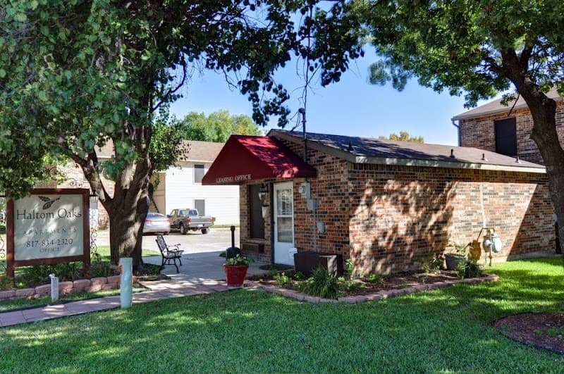 Haltom Oaks Apartments