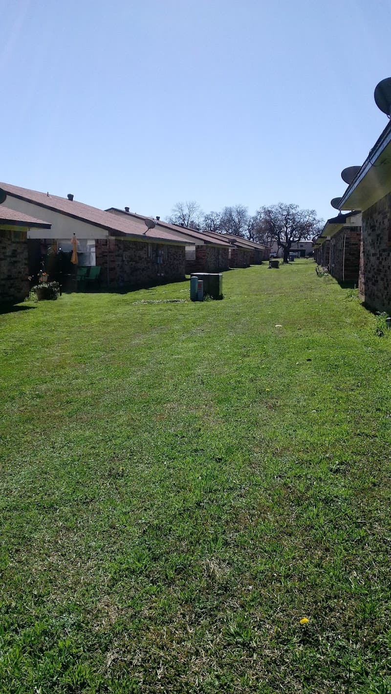 Lake Shores Village Apartments
