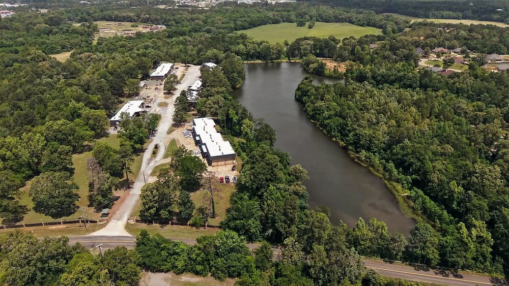 Lakewood Manor Apartments