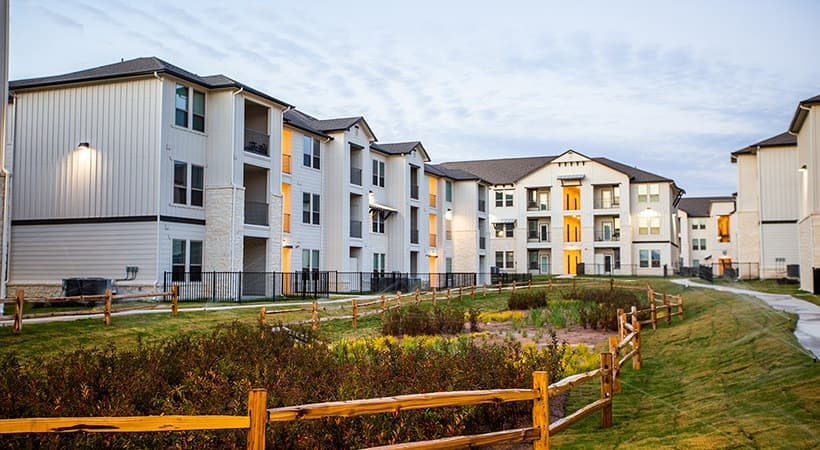 Landing Furnished Apartments at The Flats at Shadow Glen