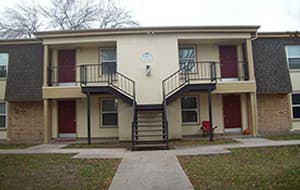 Leona Apartments