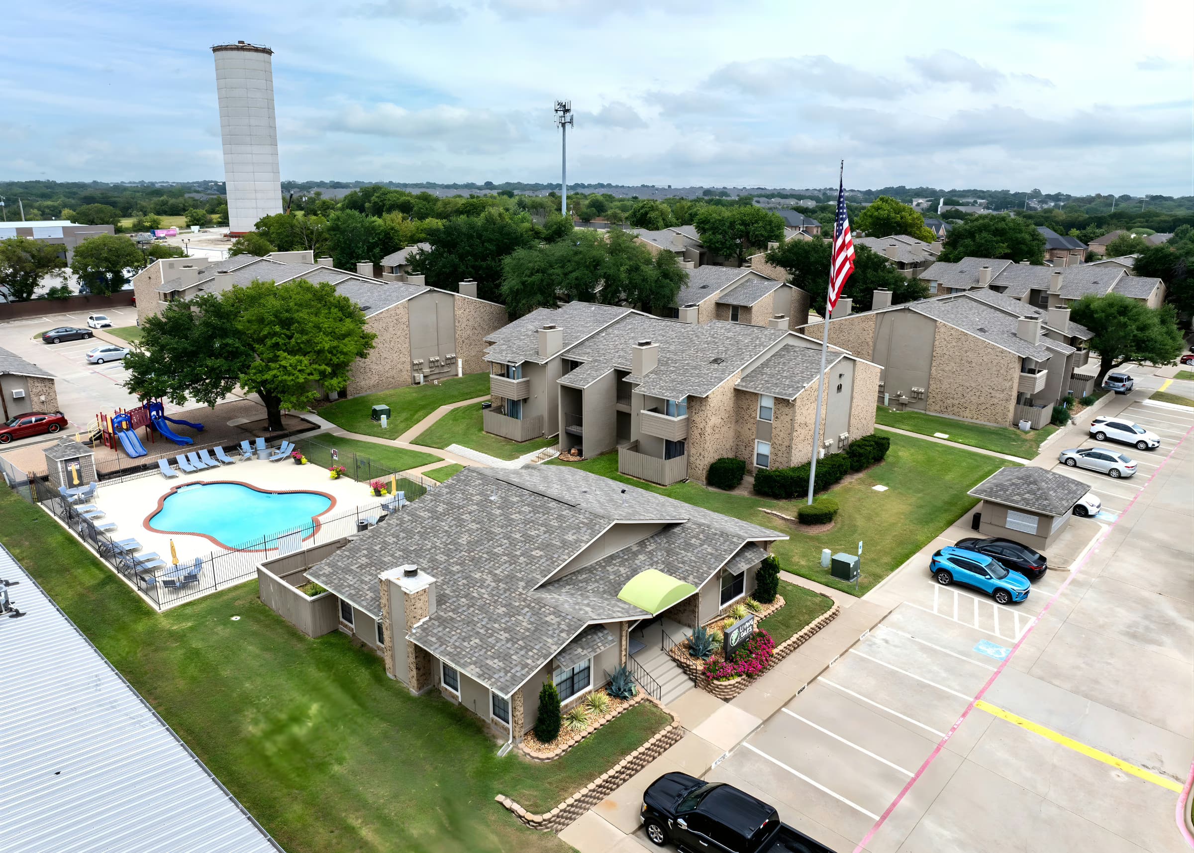 Living Oaks Apartments