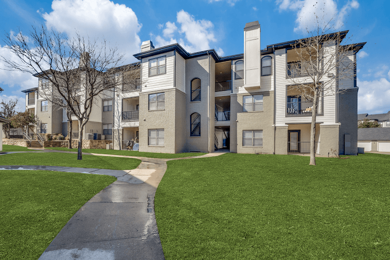 Lost Spurs Ranch Apartments