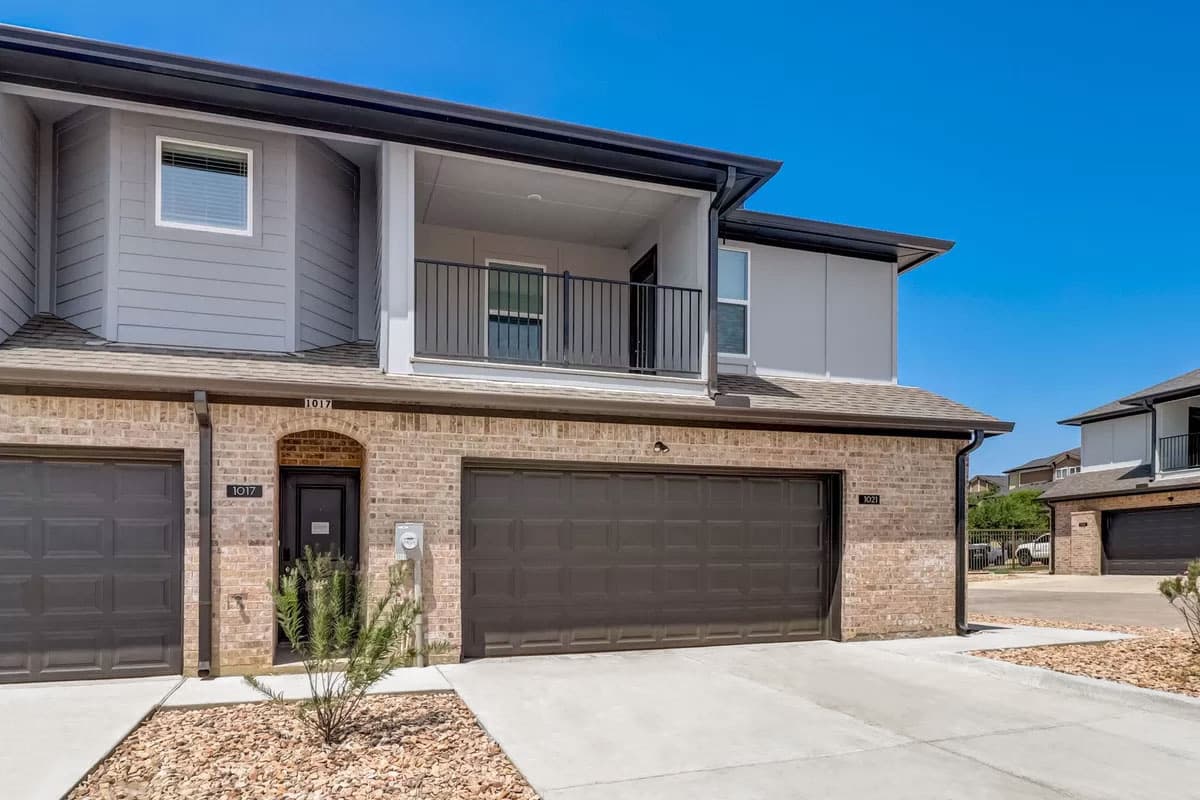 Magnolia Townhomes by Bridge Tower
