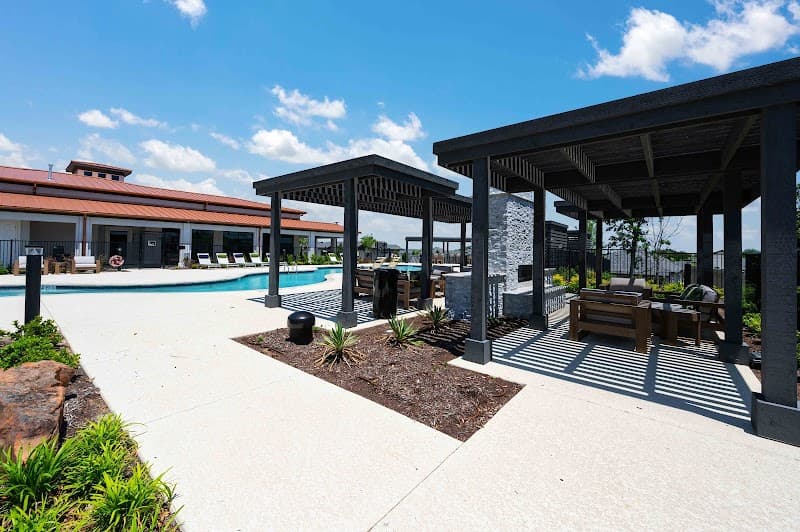 Mansions at Oak Point