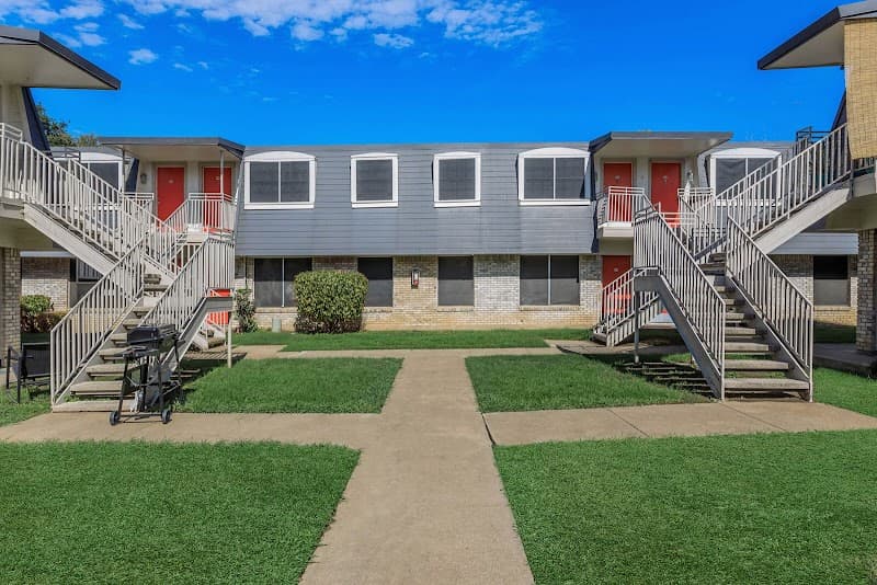 Oaks at Jane Lane Apartments