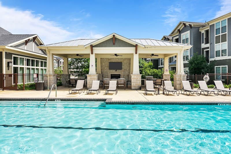 Oakwood Crossing Apartments