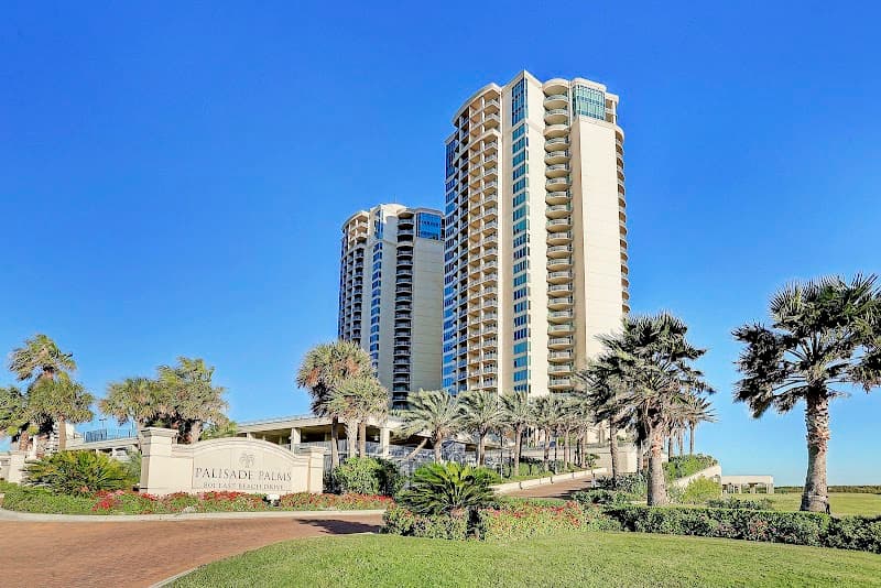 Palisade Palms