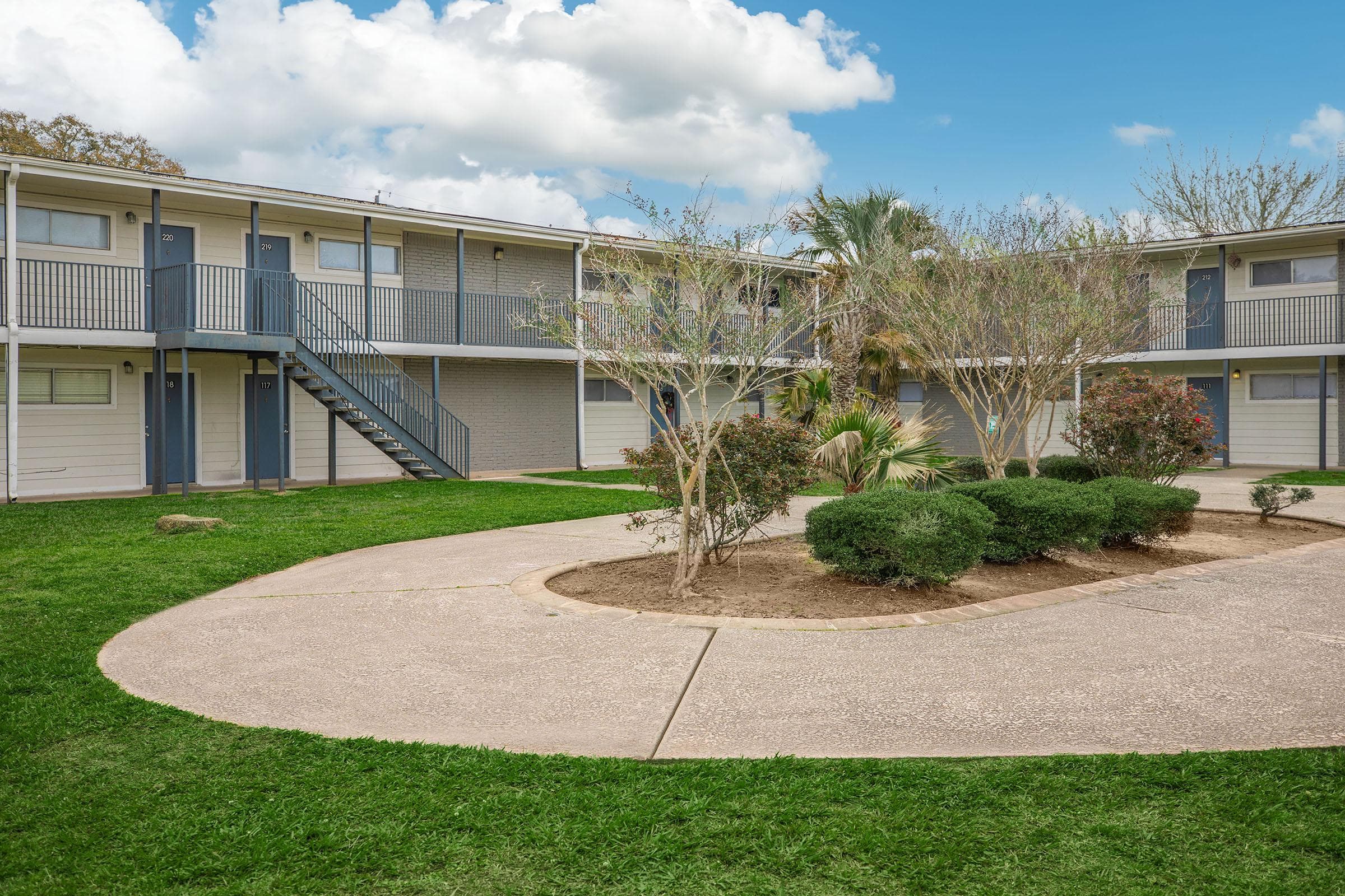 Palms at Alvin Apartments