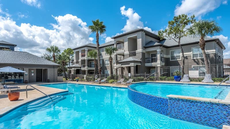 Palomar Apartments