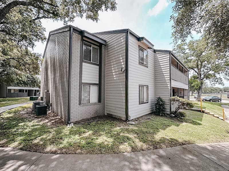 Parkwood Apartments