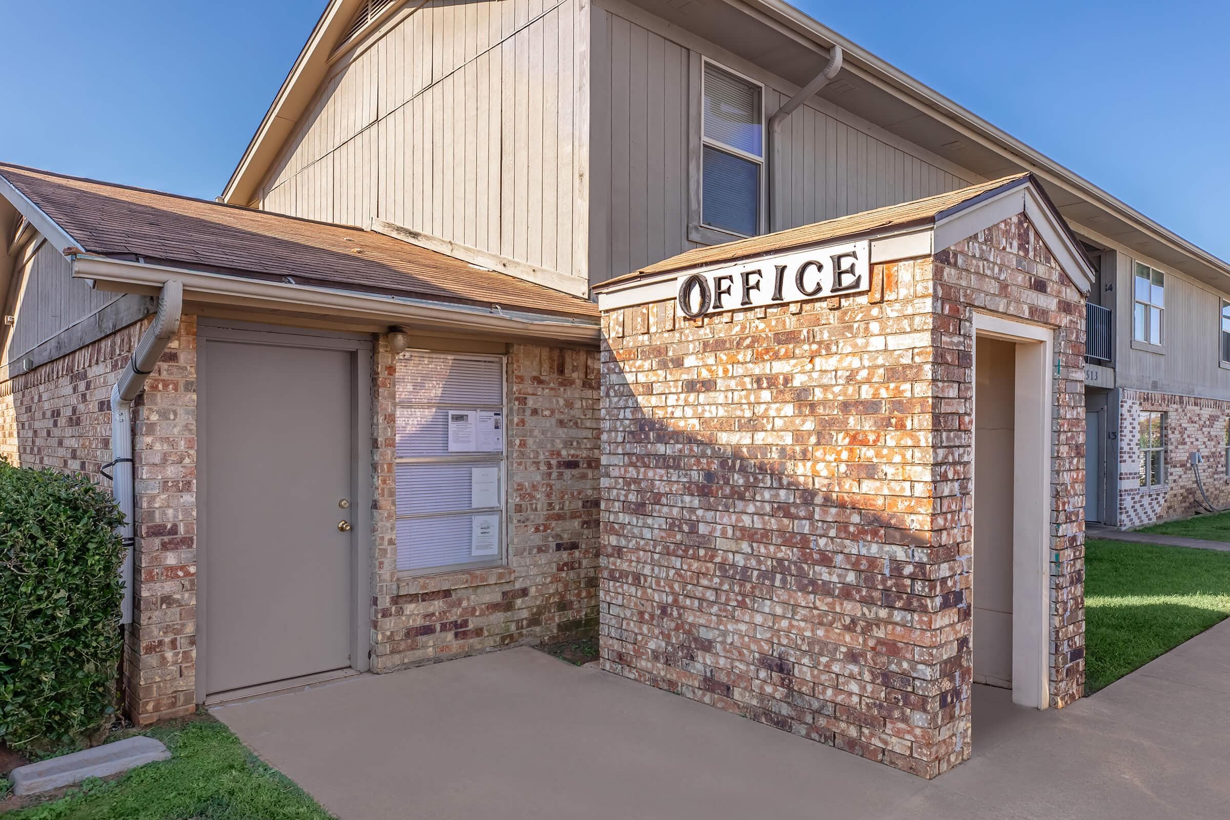 Pine Creek Apartments