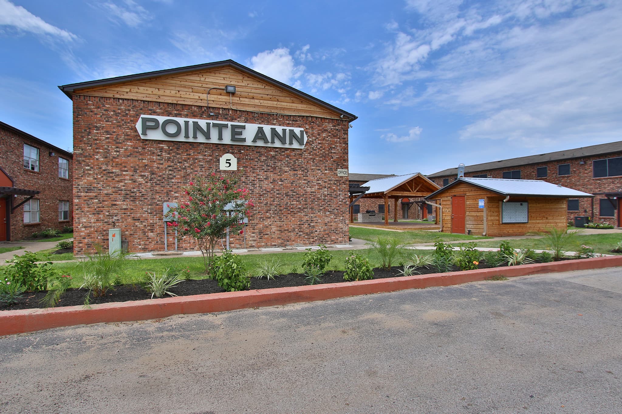 Pointe Ann Apartments