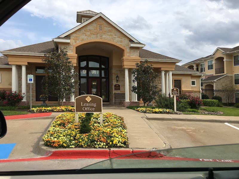 Red Oak Town Village Apartments