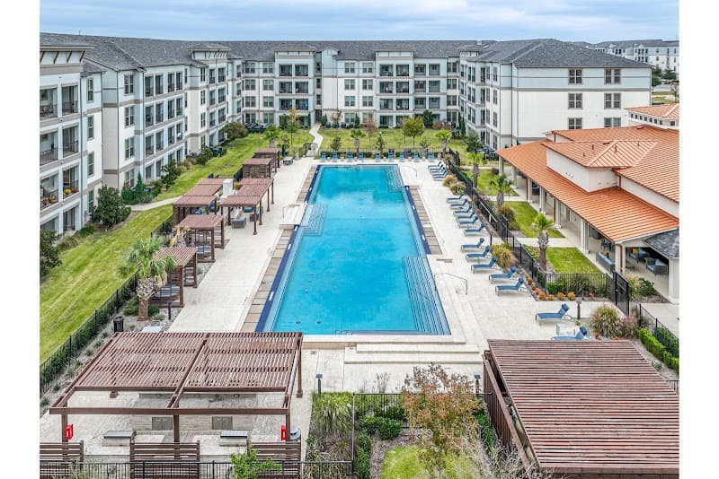 Reveal at Bayside Apartments