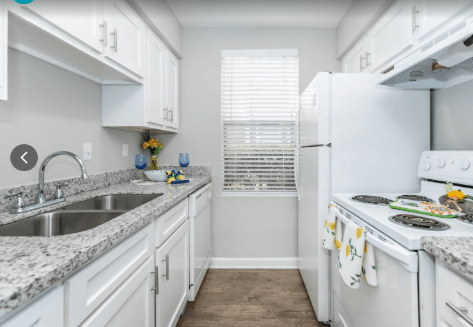 Royal Wildewood Manor Apartments