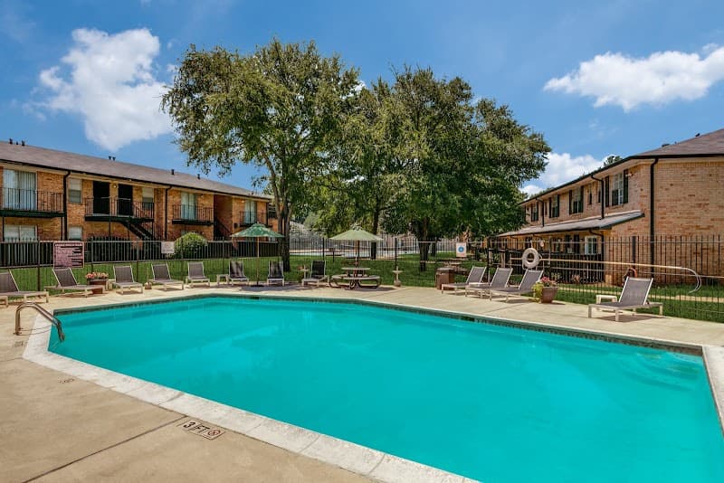 Saddle Brook Apartments