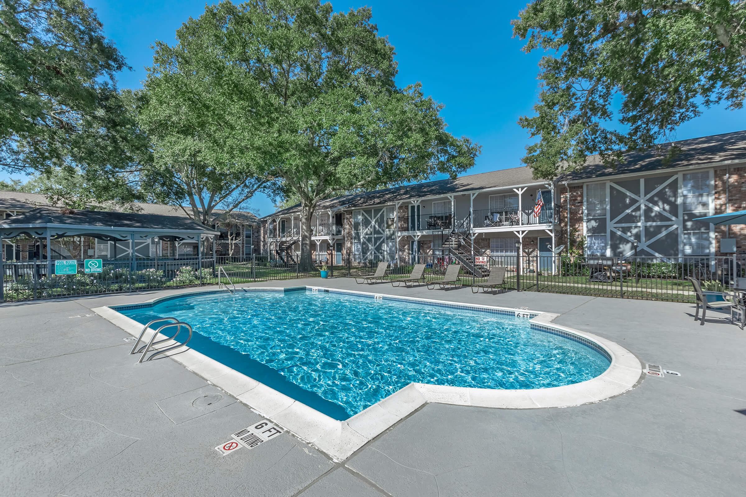 Salem Square Apartments