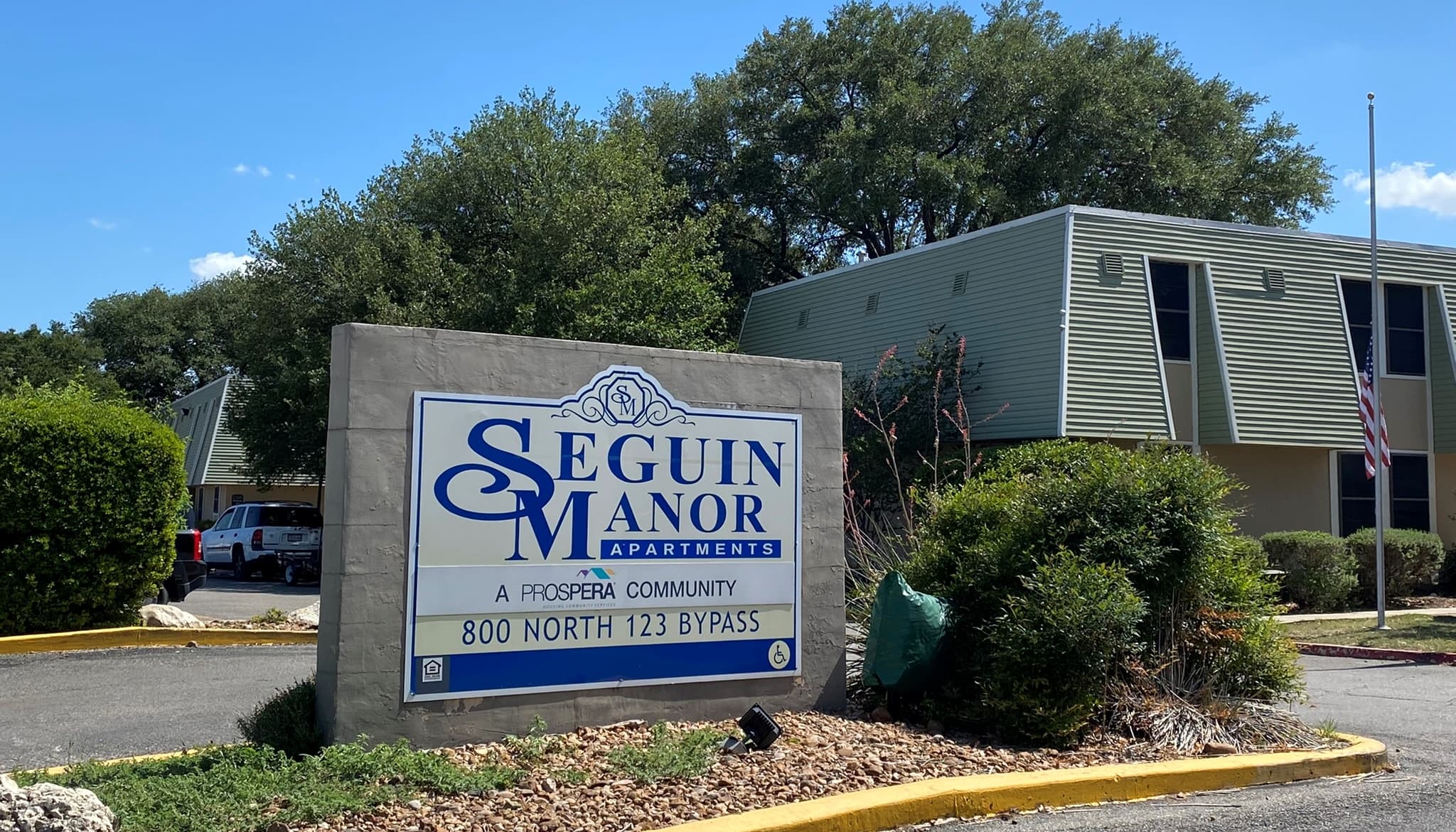 Seguin Manor Apartments