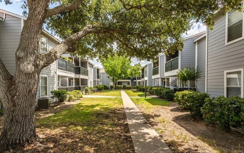 Silvermine Apartments