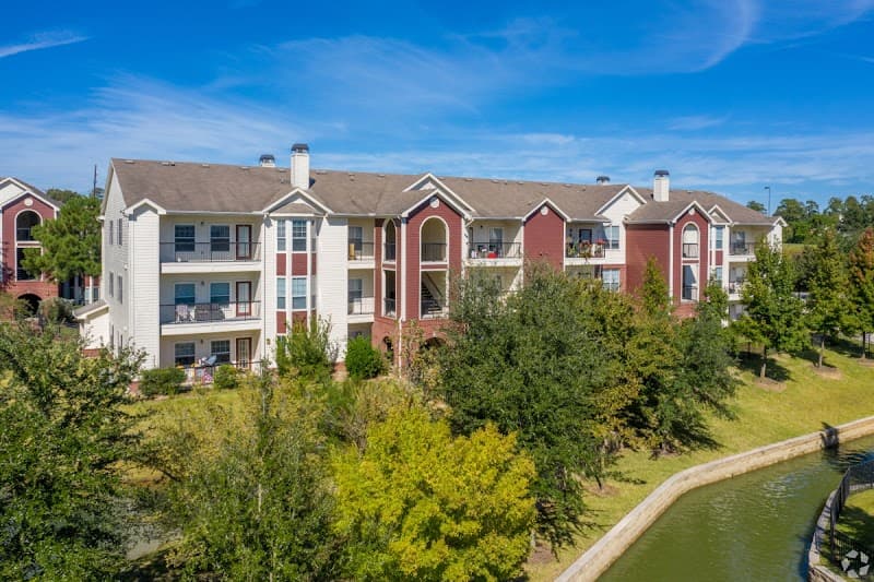 The Lakes At Westview Apartments