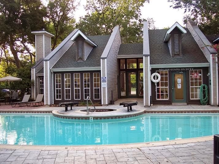 The Oaks of Lake Jackson Apartments