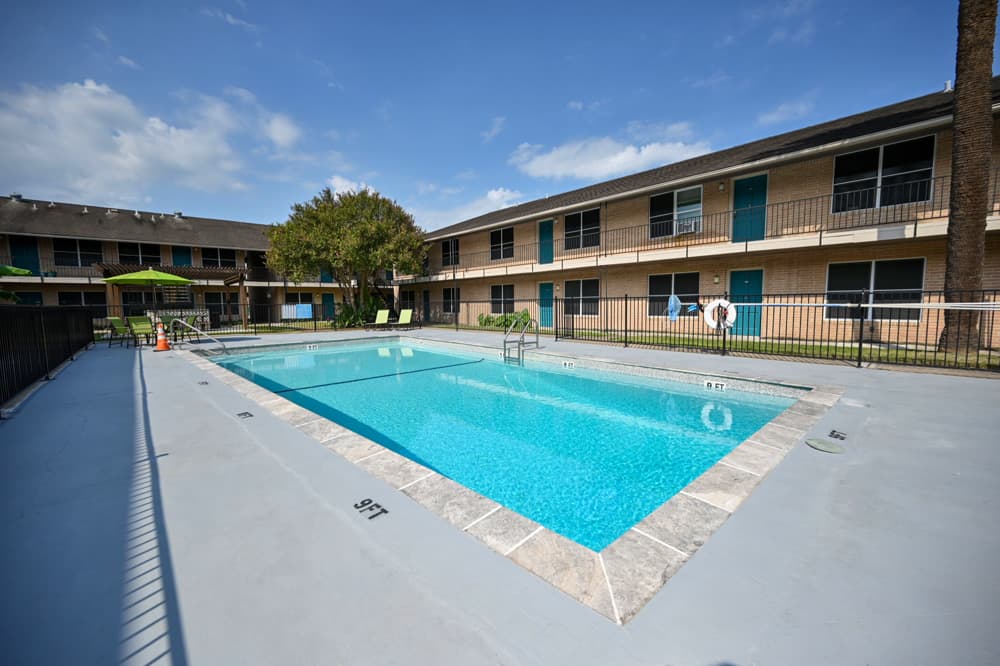 Villa Chateau Apartments