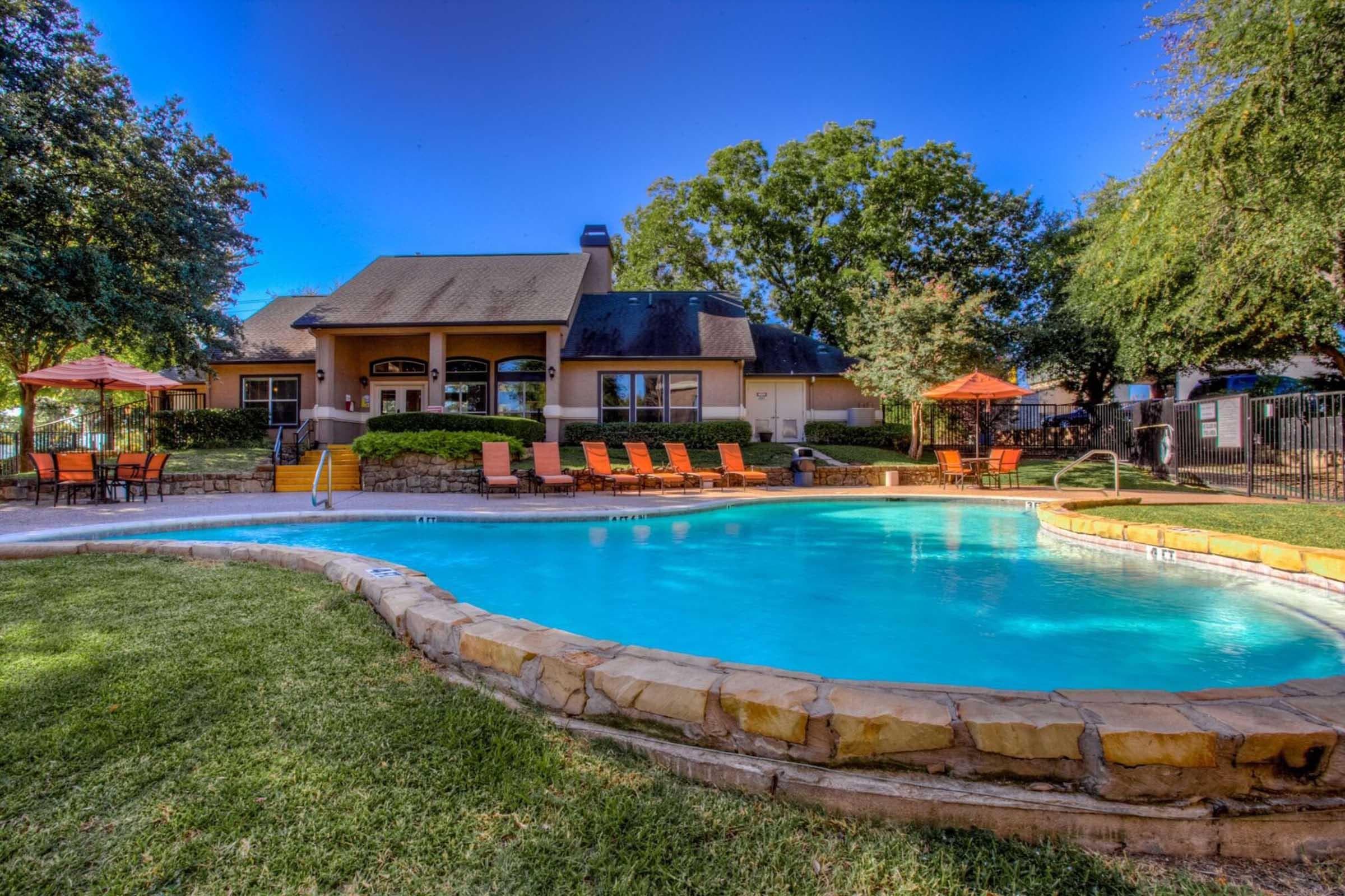Waters Edge Villas Apartments