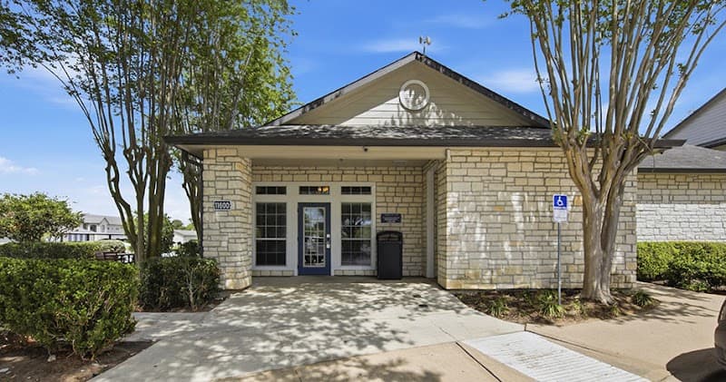 Willow Lake Apartments