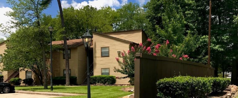 Wooded Acres Apartments